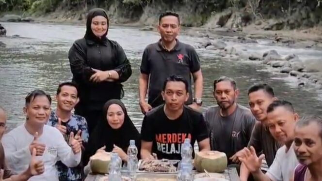 
Bupati Sidrap Perkenalkan Wisata Sungai Salo Tengah, Sensasi Makan di Atas Air