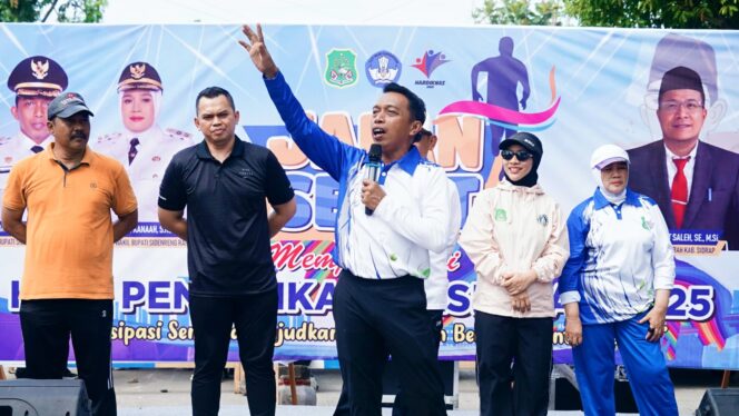 
Semarak Hardiknas 2025, Pemkab Sidrap Gelar Jalan Sehat dan Kampanye Pendidikan