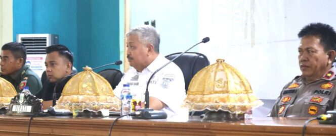 
Jelang Peringatan HUT RI Ke-80, Bupati Irwan Hamid Pimpin Rapat Persiapan Tingkat Kabupaten Pinrang